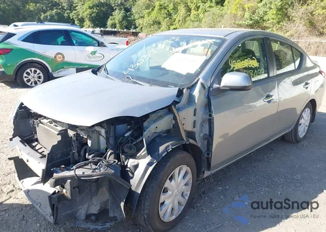 2013 Nissan Versa 1.6 Sv z USA, uszkodzony, nr VIN 3N1CN7AP6DL889059